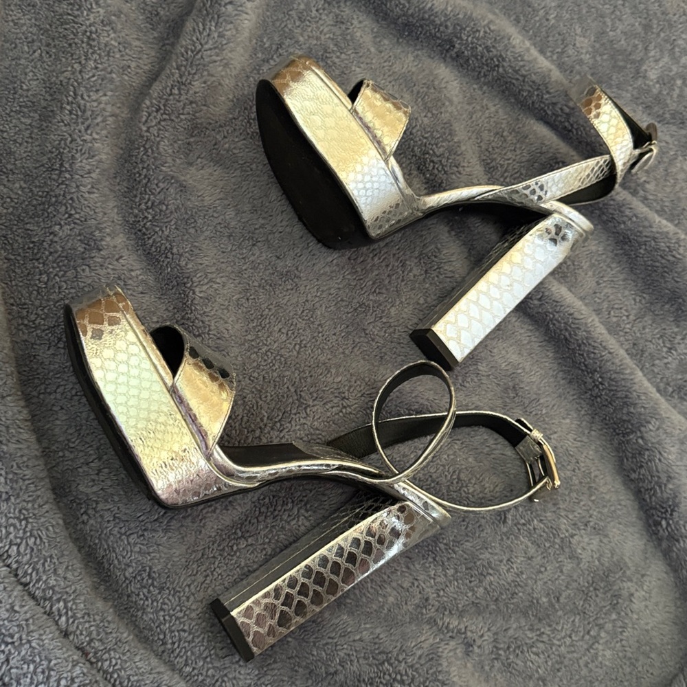 Michael Kors collection Silver Heels with Elegant Design